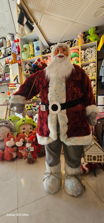 عروسک بابانوئل 1.3 متری؛ دکوری خاص برای کریسمس