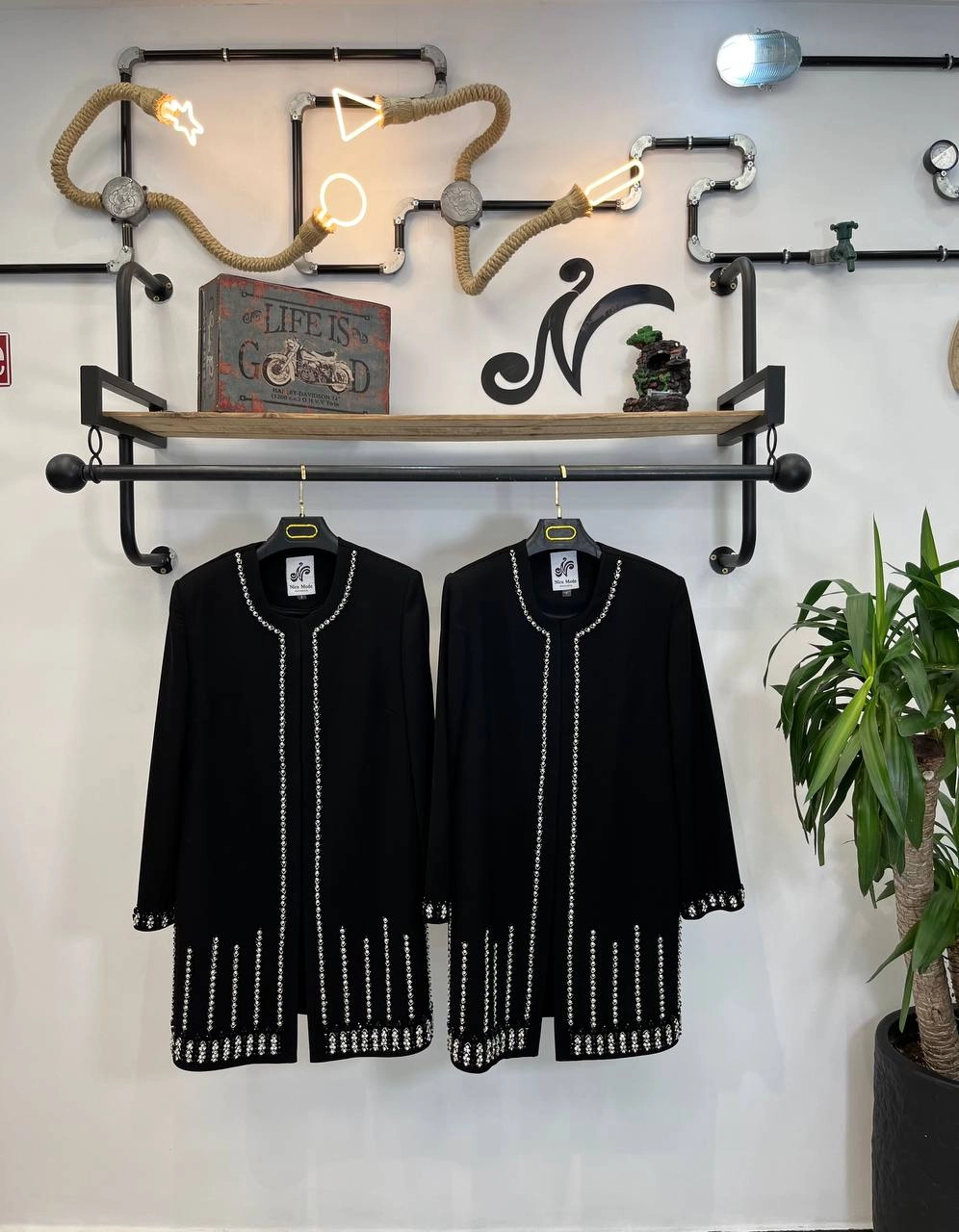 مانتو کرپ مرویجت دمپا سنگدوزی گندمی ۱۵۸۷کد کالا ۸۴۴۳