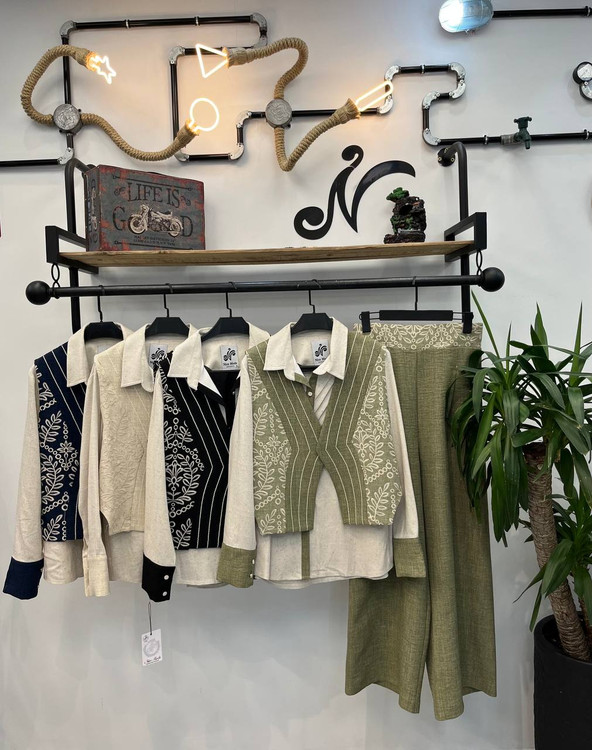 جلیقه و شلوار و شومیز یه تیکه کد کالا ۸۵۳۵