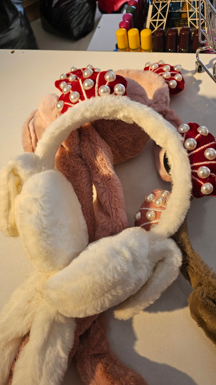 گوش بند پمپی