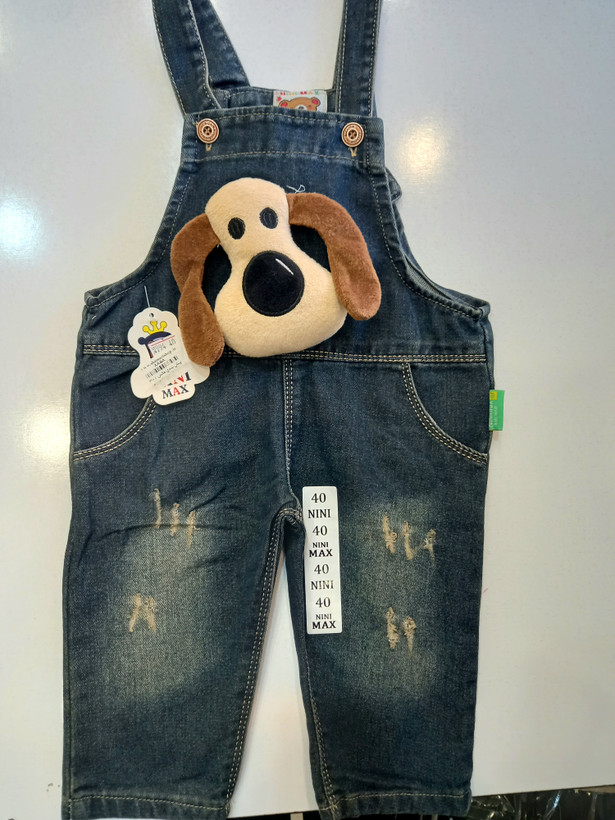 👖✨ بیلر بچگانه جین ✨👶 کد کالا: ۸۷۷۴ 🧸 استایل خاص و جذاب برای کوچولوهای خوشتیپ 😍💙 🔹 جنس: جین باکیفیت 🔹 دارای چند طرح جذاب 🔹 مناسب سن ۶ تا ۲۴ ماه 🔹 دارای ۳ سایز کاربردی 🔹 بند قابل ریگلاژ و تنظیم سایز 🔹 تنخور آزاد و راحت 🔹 مناسب استفاده روزمره و مهمونی 🎈