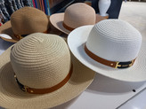 🎩 کلاه حصیری سگک طلایی | کد 9057 ☀️ استایل تابستونیت رو با یه انتخاب شیک و خاص کامل کن! ✨ مناسب ۱۲ سال تا بزرگسال 🎨 رنگبندی: مطابق تصویر 💛 دارای سگک طلایی لوکس 🌿 سبک، راحت و مناسب استفاده روزمره، سفر، ساحل و طبیعت اگر دنبال یه کلاه شیک هستی که هم از آف