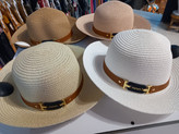 🎩 کلاه حصیری سگک طلایی | کد 9057 ☀️ استایل تابستونیت رو با یه انتخاب شیک و خاص کامل کن! ✨ مناسب ۱۲ سال تا بزرگسال 🎨 رنگبندی: مطابق تصویر 💛 دارای سگک طلایی لوکس 🌿 سبک، راحت و مناسب استفاده روزمره، سفر، ساحل و طبیعت اگر دنبال یه کلاه شیک هستی که هم از آف